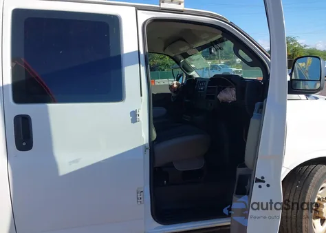 2021 Chevrolet Express Cargo Rwd 2500 Regular Wheelbase Wt from USA, damaged, VIN 1GCWGAFP2M1217890